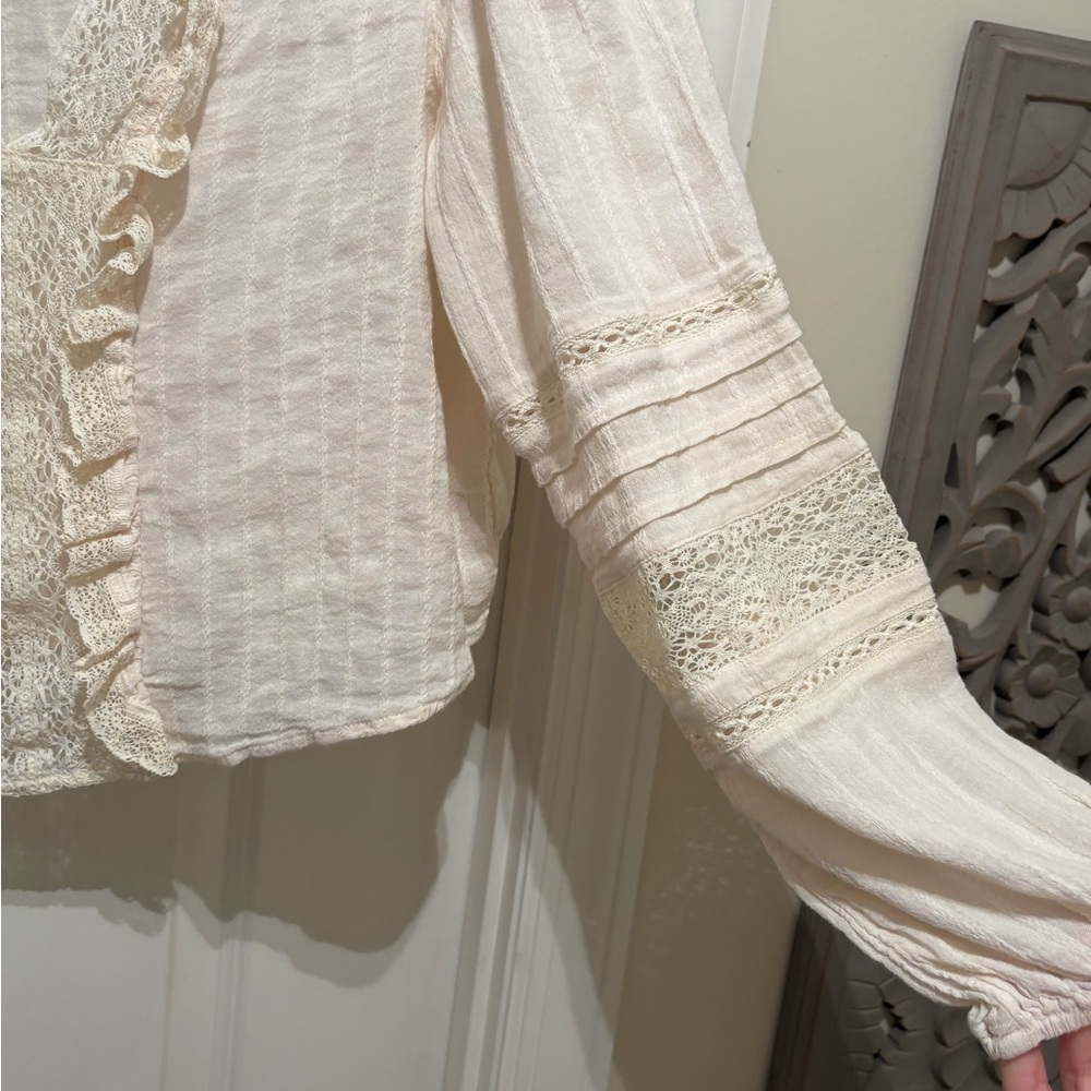 American Eagle Lace Ruffle Crop Top Size L - Picture 4 of 5